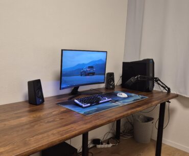 I need some recommendations for a black quality mousepad 900mm x 400mm, monitor arm, and something for the cable managment.