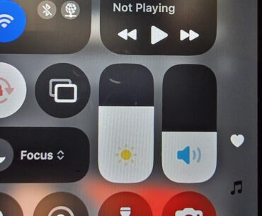 Why doesnt my ipad recognise my headphones/earphones??🤔🤔