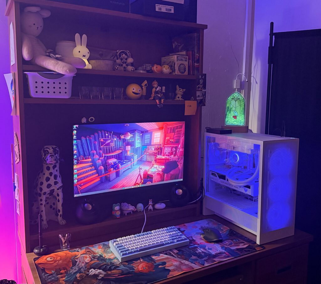 my (cluttered) dorm setup