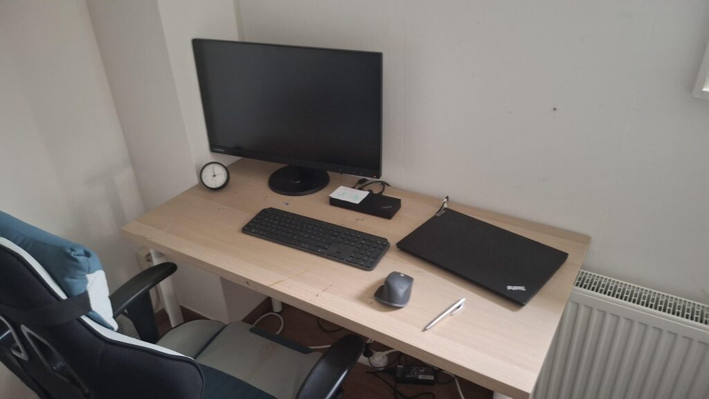 0 Budget Home office setup.. still stage 1 .. all made from leftovers ..