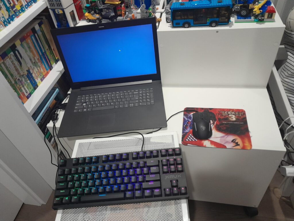 My friend "new" gaming setup he said half a year ago that he will do something with it.
