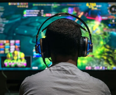 How Many Hours of Video Games Is Too Much? Science Reveals the Health Risks