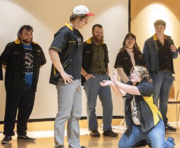 Hello Dali show themed around ‘Stranger Things’ performs older games – The Daily Eastern News