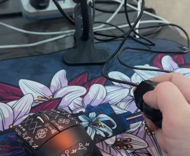 a hand warmer for FPS players in winter