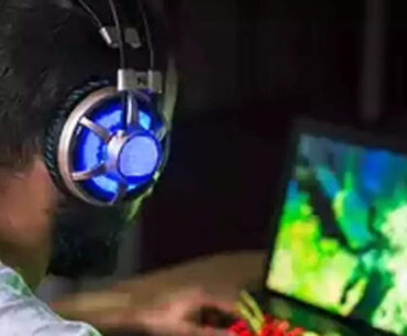 Poker table to courtroom: Gamers challenge online gaming law
