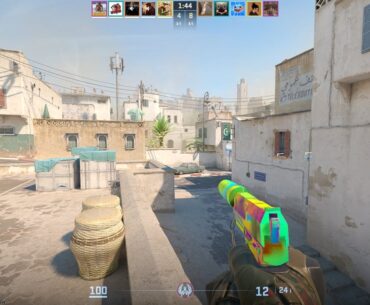 Sometimes in the game, skins just appear like this for no reason. Some are completely red or green or multicolored like this. It's been happening for 2-3 months. Has this happened to anyone else?
