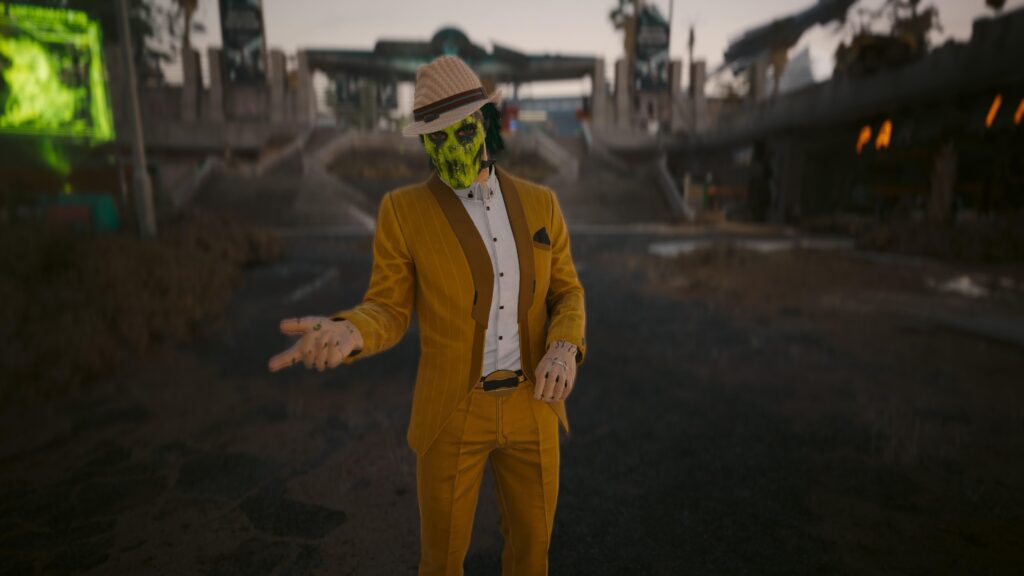 I bought my v a strange mask in Dogtown now he is mutch more charismatic