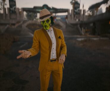 I bought my v a strange mask in Dogtown now he is mutch more charismatic