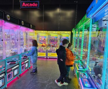 New Family Attraction: Gotta Gacha Opens in Warren with Claw Machines, Arcade Games, and Esports