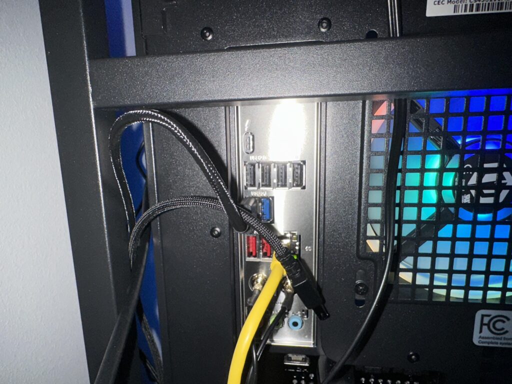 Razer mouse dongle port??