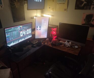 Linux battle station anyone?