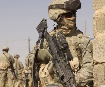 [MW2] I accidentally found a stock Image that looks Very Much like Mark Rubin on The MW2 box art