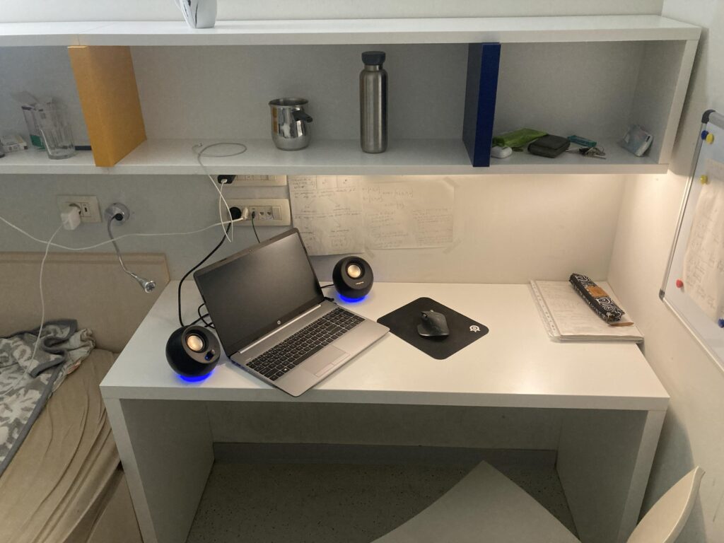 Dorm room battlestation