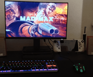 Got this ,docked steamdeck OLED 512,msi 100$ monitor kraun sound system, PS,4 gtx trust 60% keyboard ,and 6$ mouse