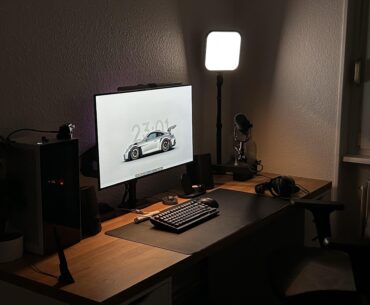 Second 15“ screen incoming