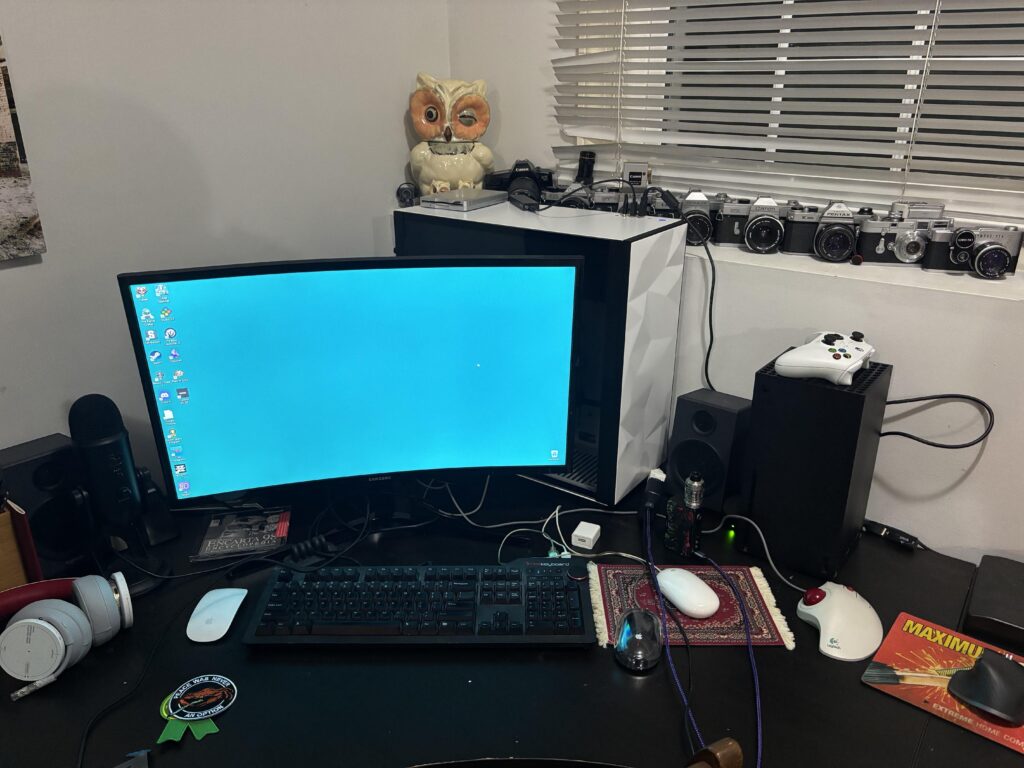 Finally got my battlestations set up!