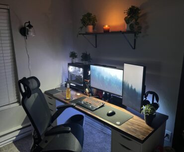 Long time Lurker. Finally pieced my Battlestation together. Very happy with it