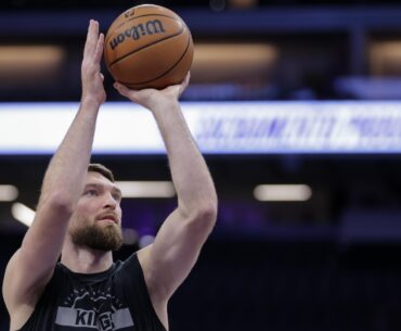 Kings star Domantas Sabonis returns against Wizards after missing 27 games because of knee injury