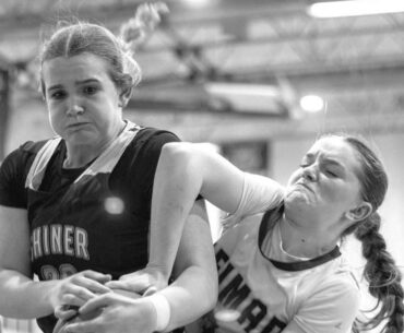 Ladycats split their last two games