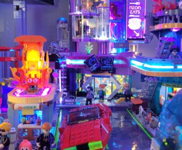 Awesome Miniature Cyberpunk City and Future Mall