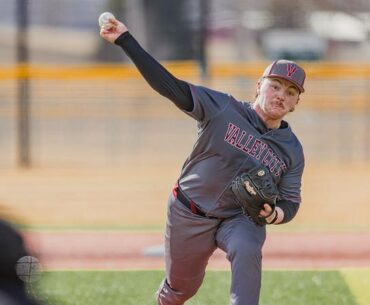 Vikings drop a pair of one-run games to Dakota Wesleyan