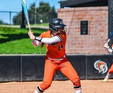 Softball Heads to the Desert for Week Two of Games