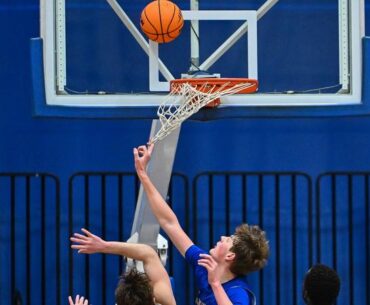 Men's basketball falls behind early, drops NESCAC game at Williams