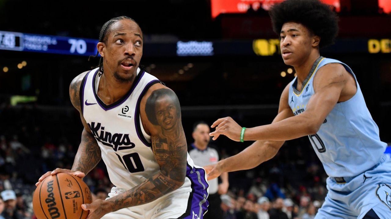 Kings stop franchise-worst 16-game skid with first road win since December Kings stop franchise-worst 16-game skid with first road win since December