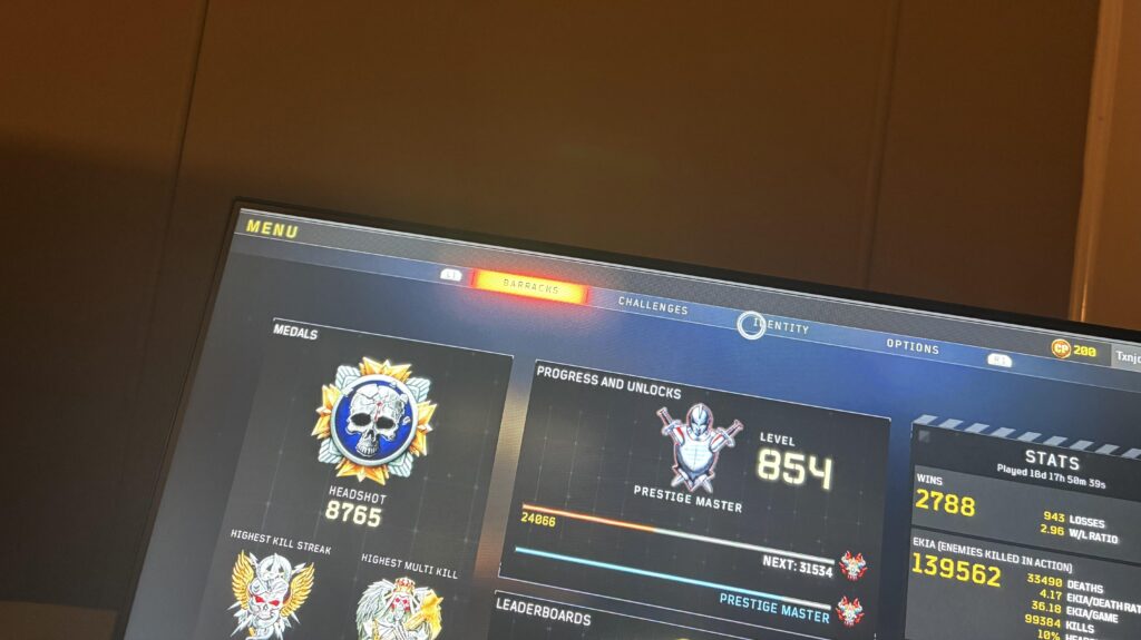 Looking for teammates i mainly play TDM, id : Txnjo- (ps5)