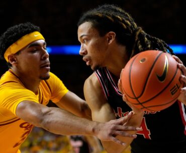 Cougars' 6-game winning streak ends with loss against Iowa State behind Fleming's 22-point game
