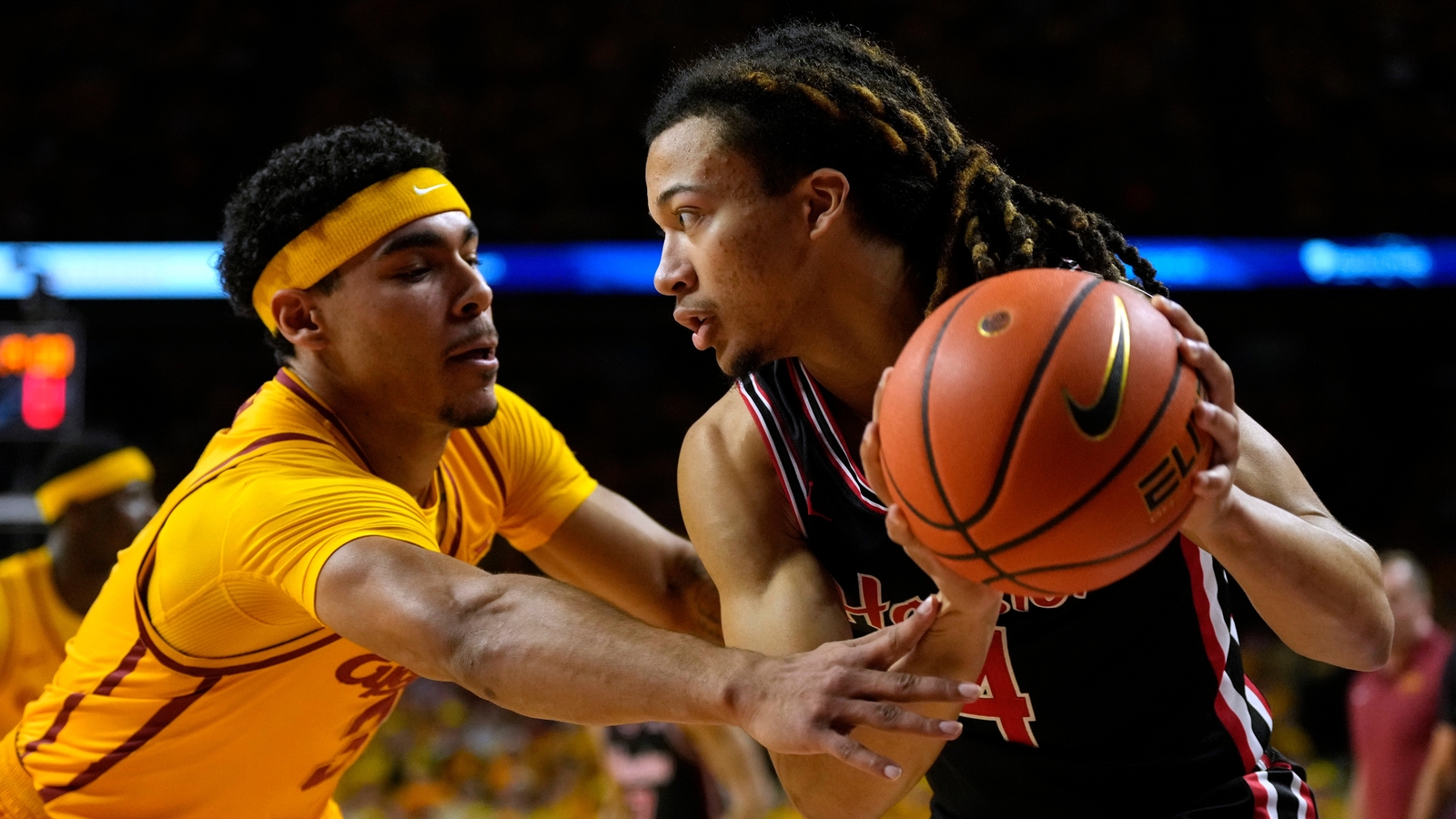 Cougars’ 6-game winning streak ends with loss against Iowa State behind Fleming’s 22-point game Cougars' 6-game winning streak ends with loss against Iowa State behind Fleming's 22-point game