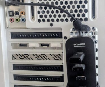 I present to you my cheap and dirty solution for all my USB 2 wireless dongles