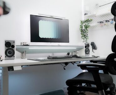 Clean setup,calm lighting,100% focus 🚃💻