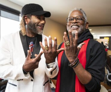 [Santa Monica Studio] "Kratos 🤝 Kratos Twenty years. Two Gods of War. One amazing legacy."