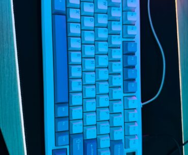 La mia tastiera epomaker cypher 81 è com’è andata in blocco non so come risolvere il problema.