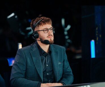 [Richard Lewis] Just Learning... There's More To Desk Work Than You'd Think... Lessons From Krakow