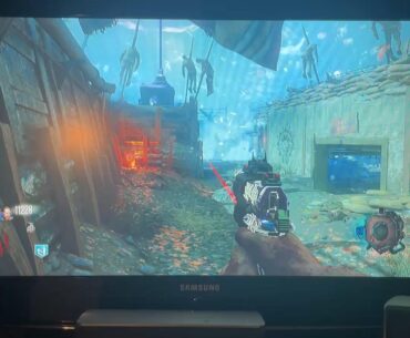 Was playing origins and this bug happened🤔🤨