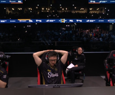 apEX showing off his guns