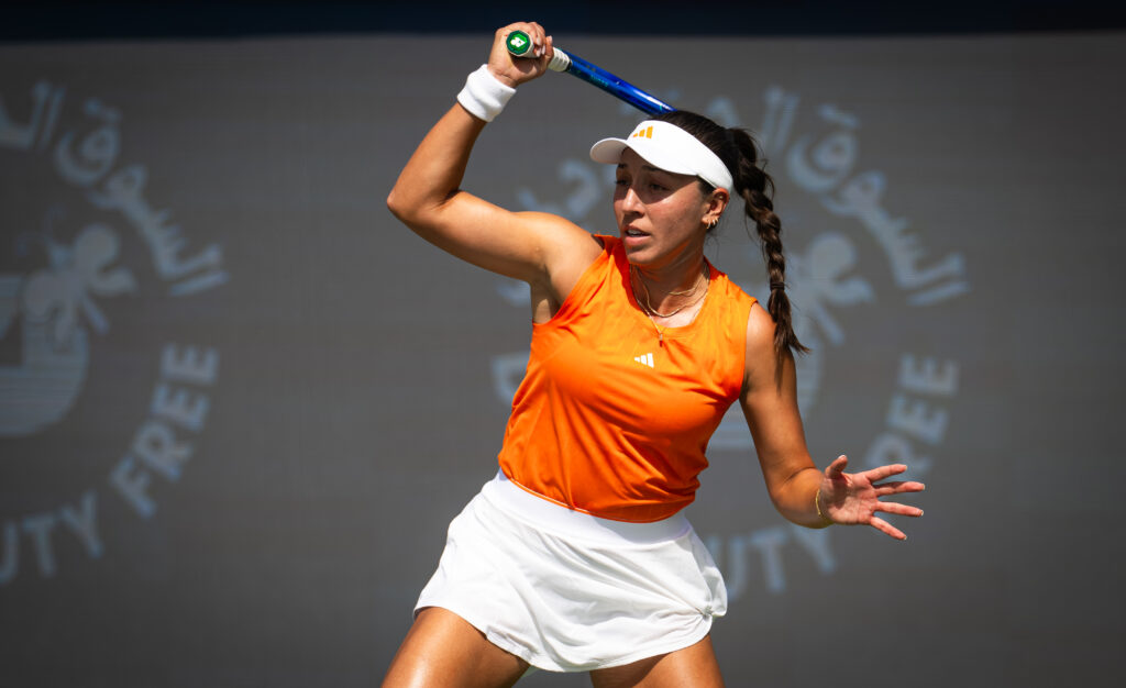 Pegula takes last 9 games, advances to Dubai Round of 16 Pegula takes last 9 games, advances to Dubai Round of 16