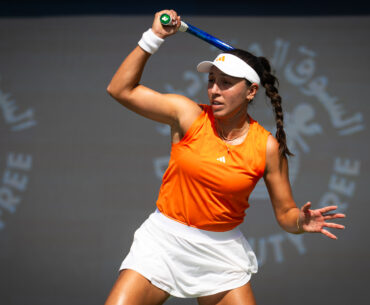 Pegula takes last 9 games, advances to Dubai Round of 16
