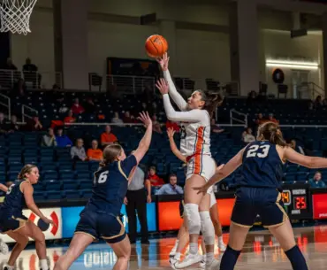 Women’s Basketball improves win streak to three games at Colgate