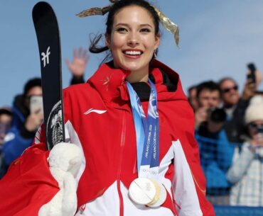 Winter Olympics 2026 live updates: Eileen Gu defends gold in women's freeski halfpipe; closing ceremony later today