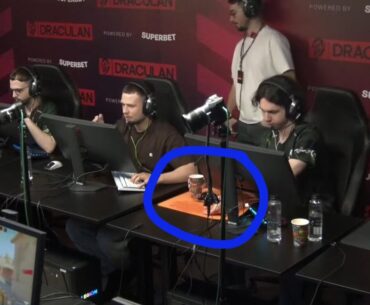 Nexus player 'fnl' WETS his mousepad before every map