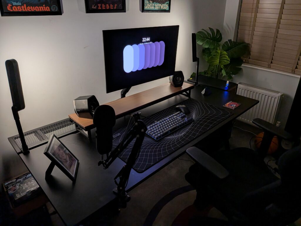 I 3D printed a bunch of accessories to hide my cables, controllers and Switch 2 to make my cleanest setup yet, without sacrificing functionality.