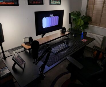 I 3D printed a bunch of accessories to hide my cables, controllers and Switch 2 to make my cleanest setup yet, without sacrificing functionality.