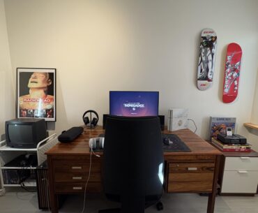 Cozy Radiohead + Destiny setup