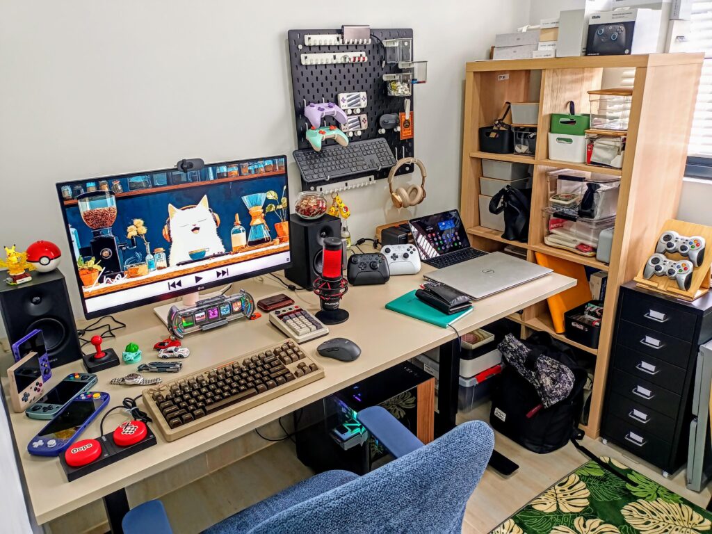 Home Office, Work/Gaming Setup, Anti-minimalist Workspace