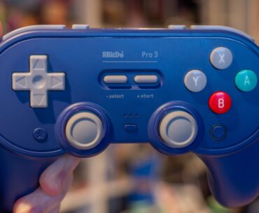 8BitDo Pro 3 controller hands-on image