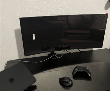 Need recommendations for desk set up.