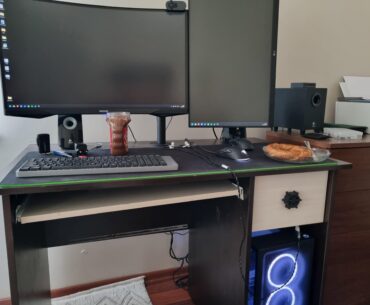 Battlestation without simit is not a battlestation.